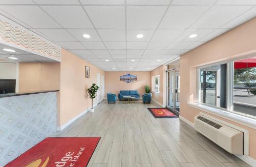 Cranston Cabin | Econo Lodge Cranston - Providence