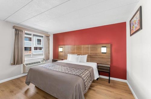 Cranston Cabin | Econo Lodge Cranston - Providence