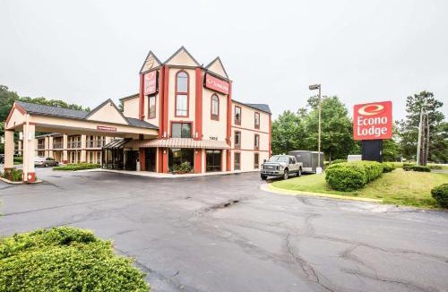 Southwest Raleigh Cabin | Econo Lodge Garner - Raleigh