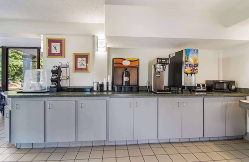 Southwest Raleigh Hotel | Econo Lodge Garner - Raleigh