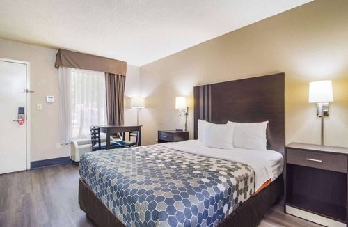 Southwest Raleigh Hotel | Econo Lodge Garner - Raleigh