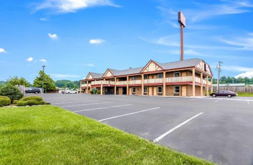 Glade Spring Cabin | Econo Lodge Glade Springs I-81