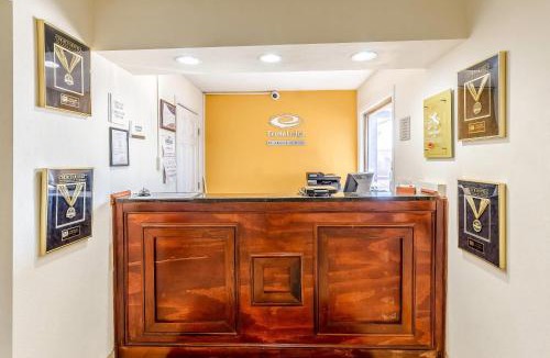 Glade Spring Cabin | Econo Lodge Glade Springs I-81