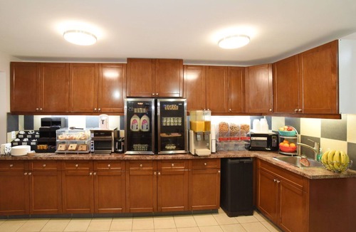 Drumheller Hotel | Econo Lodge Inn & Suites