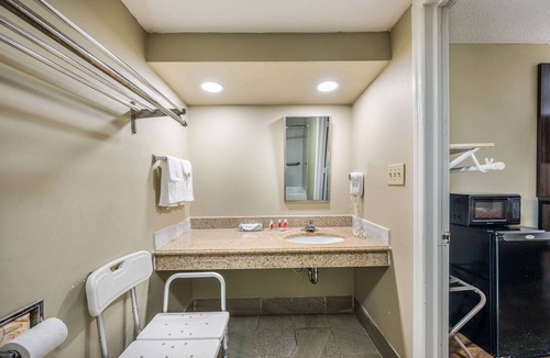 Huntsville Hotel | Econo Lodge Inn & Suites Huntsville University Area