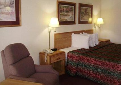 Jackson Hotel | Econo Lodge Inn & Suites Jackson Northwest