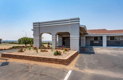 Santa Rosa Hotel | Econo Lodge Inn & Suites Santa Rosa