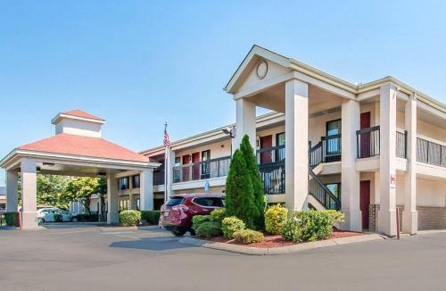 Murfreesboro Hotel | Econo Lodge Inn & Suites Murfreesboro Shopping District