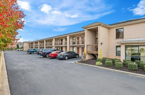 Kannapolis Cabin | Econo Lodge Kannapolis - Concord