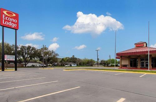 Kingsville Cabin | Econo Lodge Kingsville