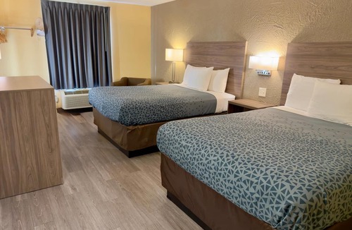 Lansing Hotel | Econo Lodge Lansing - Leavenworth