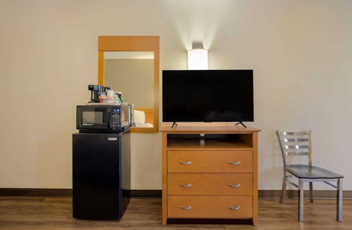 Boys Ranch Hotel | Econo Lodge Live Oak