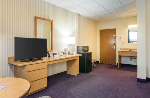 Manchester Hotel | Econo Lodge Manchester
