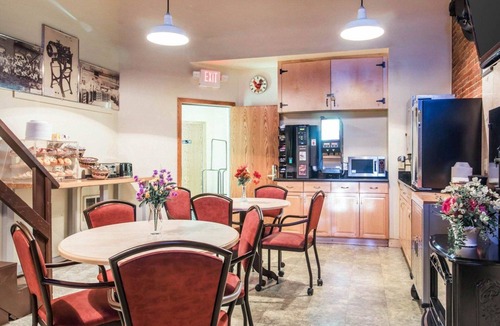 Manchester Hotel | Econo Lodge Manchester