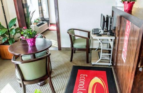 Lloyd Cabin | Econo Lodge Monticello