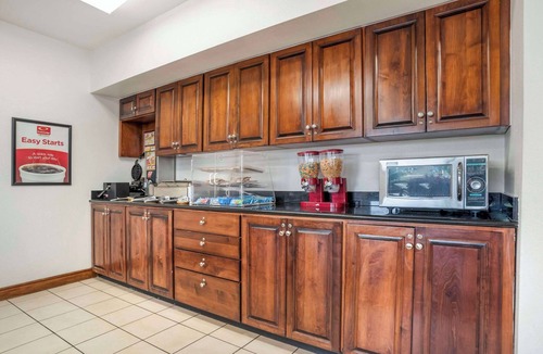 Kreole Hotel | Econo Lodge Moss Point - Pascagoula
