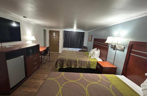 Palmyra Cabin | Econo Lodge Palmyra - Hershey