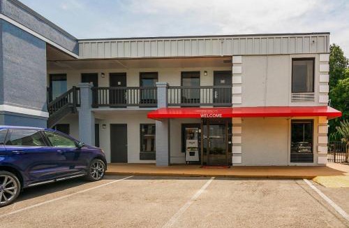 Lowes Grove Cabin | Econo Lodge Research Triangle Park