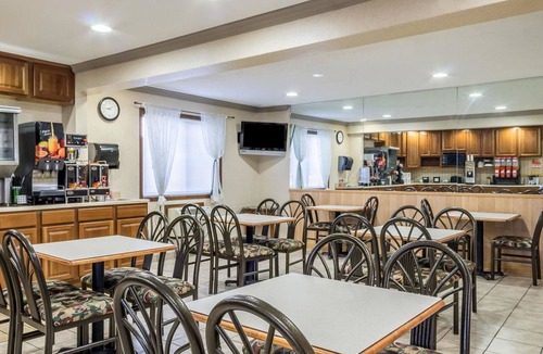 Renner Hotel | Econo Lodge Sioux Falls North