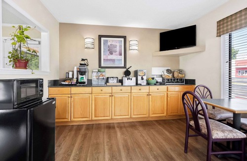 St. George Hotel | Econo Lodge St. George