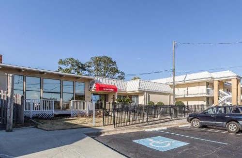 Thomasville Cabin | Econo Lodge Thomasville