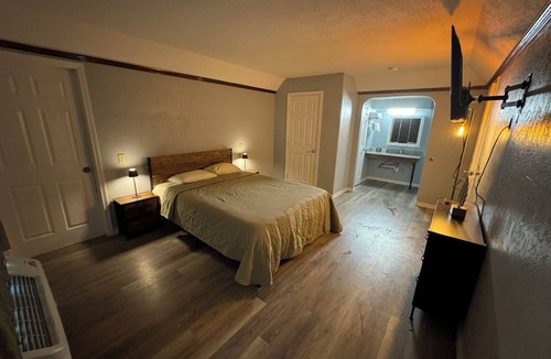 Clear Creek Hotel | Econo Lodge