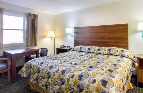West Springfield Hotel | Econo Lodge West Springfield Hwy 5