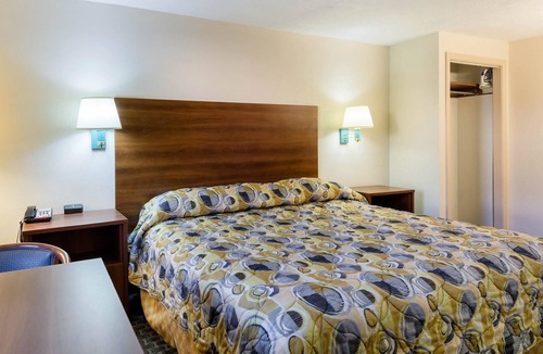 West Springfield Hotel | Econo Lodge West Springfield Hwy 5