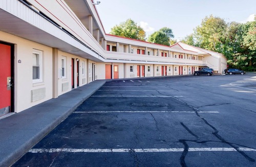 West Springfield Hotel | Econo Lodge West Springfield Hwy 5