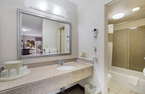 Williamsburg Hotel | Econo Lodge Williamsburg Historic Area