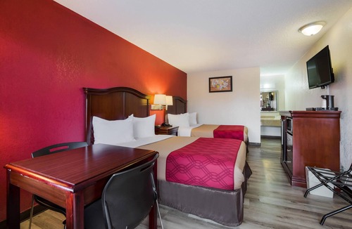 Williamsburg Hotel | Econo Lodge Williamsburg Historic Area
