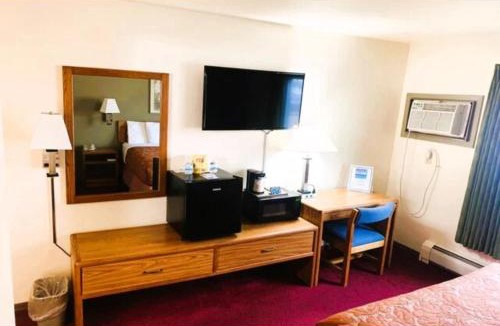 Staples Hotel | EconoLux Inn