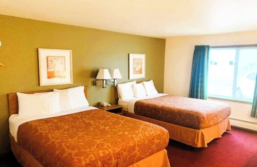 Staples Hotel | EconoLux Inn