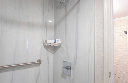 Springfield Hotel | Economy Suites Springfield - Extended Stay