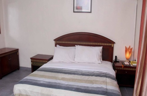 Surulere Hotel | ED Scob Suites Limited