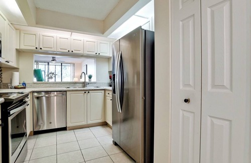 South Bradenton Apartment | ED Shorewalk -Pool, Tennis, Pickle ball, near Beaches Anna Maria Island and IMG