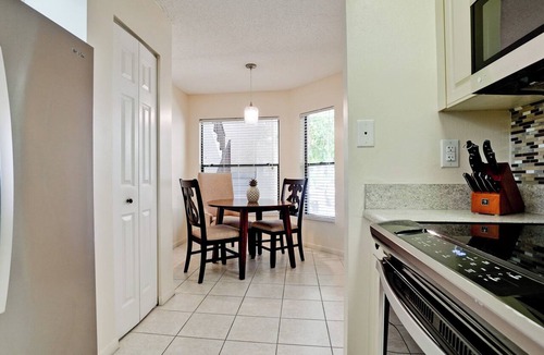 South Bradenton Apartment | ED Shorewalk -Pool, Tennis, Pickle ball, near Beaches Anna Maria Island and IMG