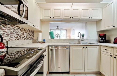 South Bradenton Apartment | ED Shorewalk, Pools, Tennis, Pickle Ball, near Beaches Anna Maria Island and IMG