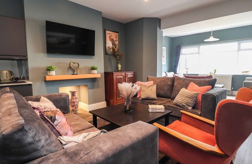Slyne Cottage | EDEN BAY RETREAT, pet friendly, country holiday cottage in Morecambe