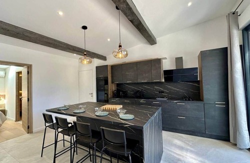 Ventabren Villa | Eden-charming 1-bedroom apt with terrace near Aix-Eguilles