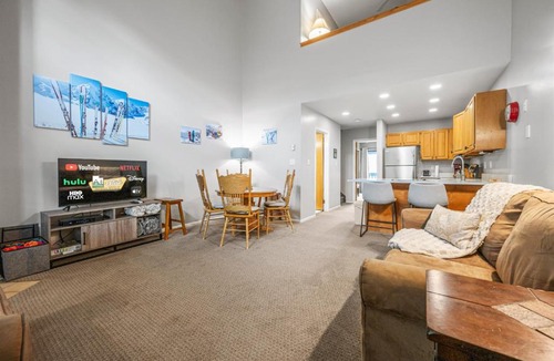Eden Apartment | Eden Ridge WL1109 Ski Retreat Hot Tub & Gym