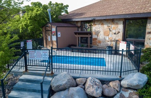 Eden Apartment | Eden Ridge WL1109 Ski Retreat Hot Tub & Gym