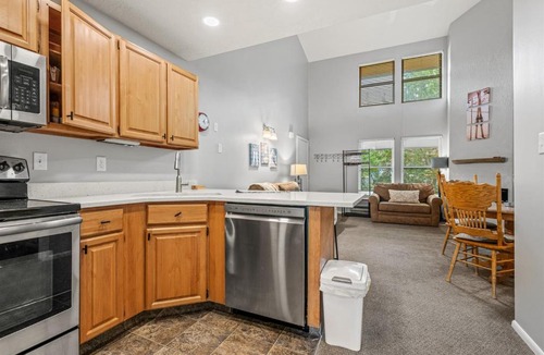 Eden Apartment | Eden Ridge WL1109 Ski Retreat Hot Tub & Gym