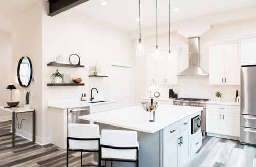 Mount Adams House | Eden's Edge- Luxury home 5 Minutes to Downtown, and steps to Eden Park!