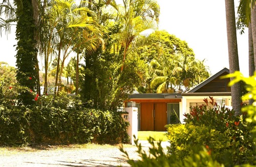 Coffs Harbour House | Eden's Hideaway - luxury living with salt water pool
