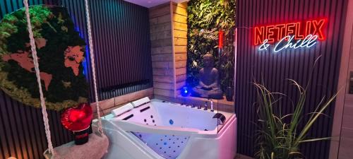 Brie-Comte-Robert Apartment | Eden SPA et Cinéma