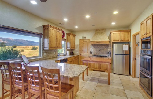 Wolf Creek House | Eden Townhome w/Mtn View + Shuttle to Powder Mtn!