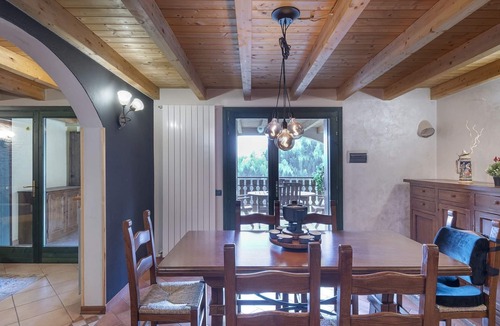 Monno Apartment | Eden View - Two Bedroom Apartment, Sleeps 6