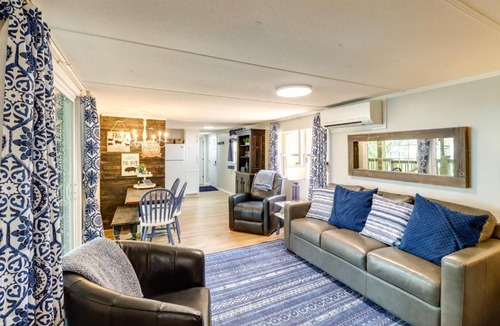 Edgemont House | Edgemont Waterfront Cabin Rental w/Beach Access!