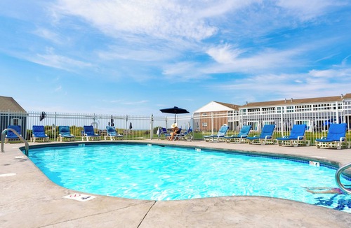 West Harwich Condo | Edgewater Beach Resort One Bedroom Suite